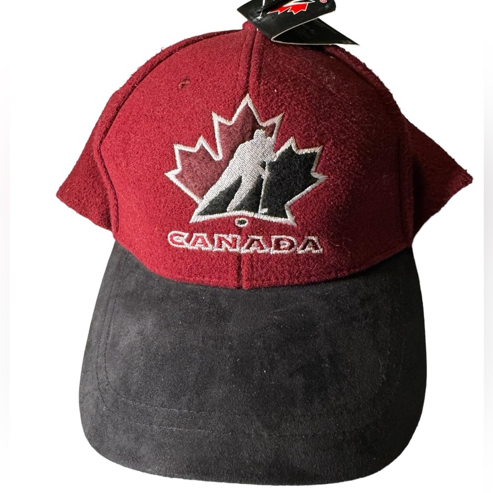 High End Gertex Wool Team Canada Red HOCKEY Baseball Hat NWT Men’s M/L